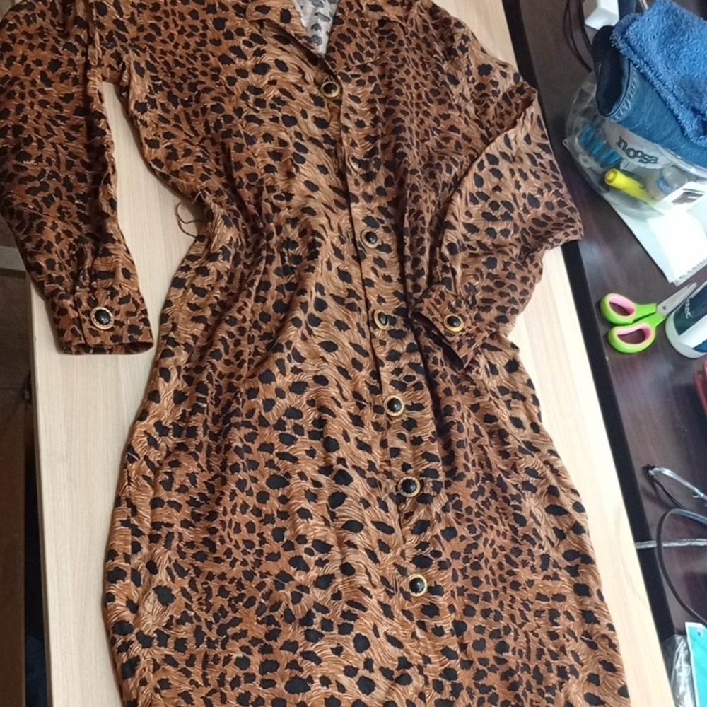 Che Studio Leopard Print Button-Up DRESS - Picture 10 of 15